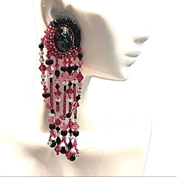 Black snowflake, pink black glass beaded shoulderduster chandelier earrings 4.5” - Picture 5 of 8